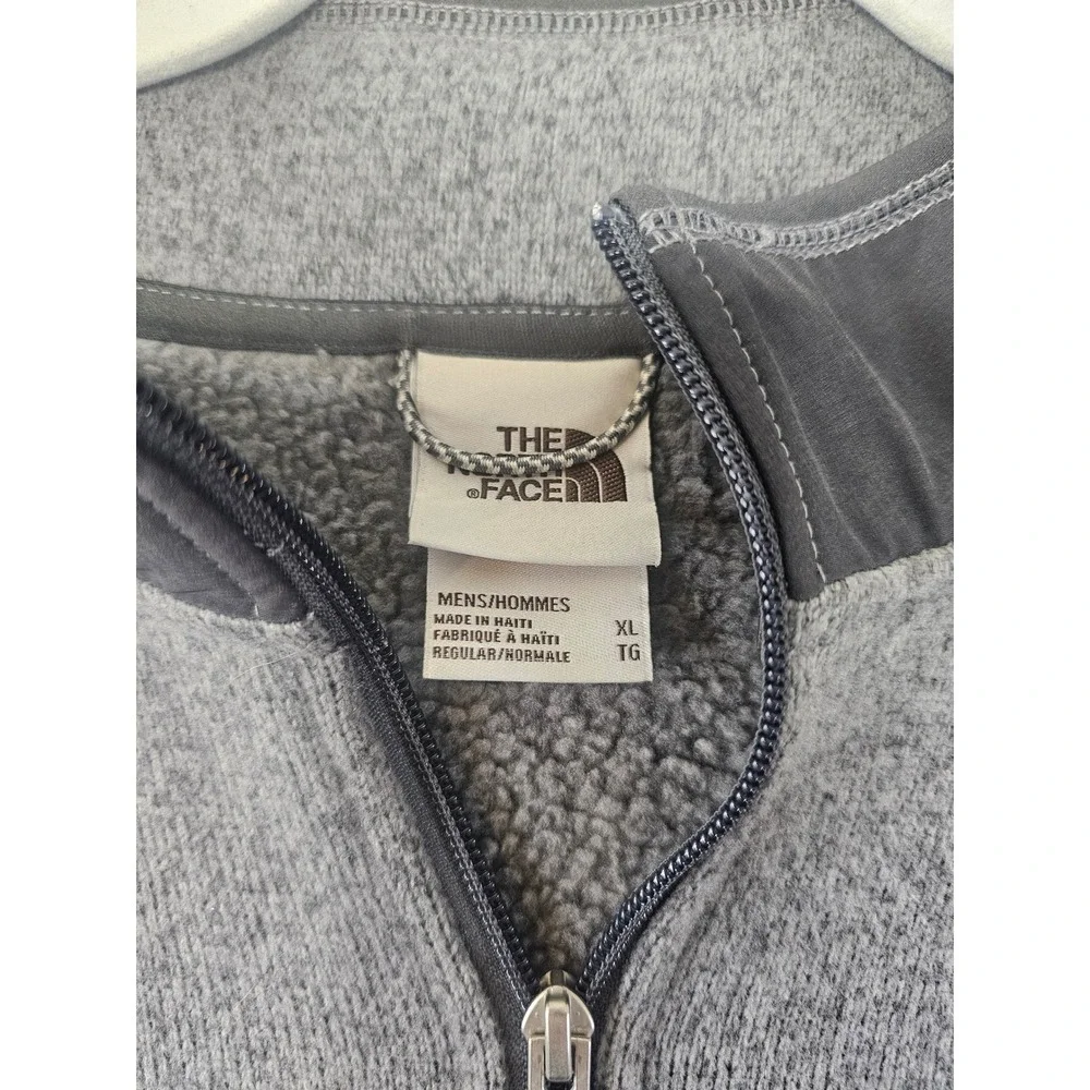 The North Face Gordon Lyons Quarter Zip Men XL Gray Sweater Knit Fleece Pullover